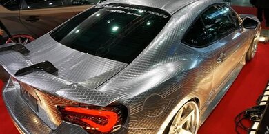 Нужно ли оклеивать автомобиль винилом?